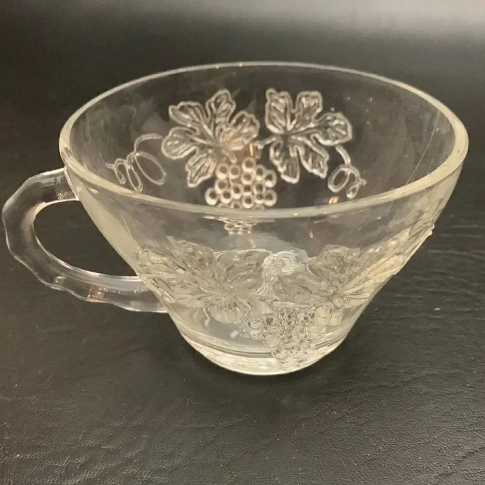 Anchor Hocking 4 Glass Trays 4 Glass Coffee Tea Cups Vintage 8 Piece Snack Set